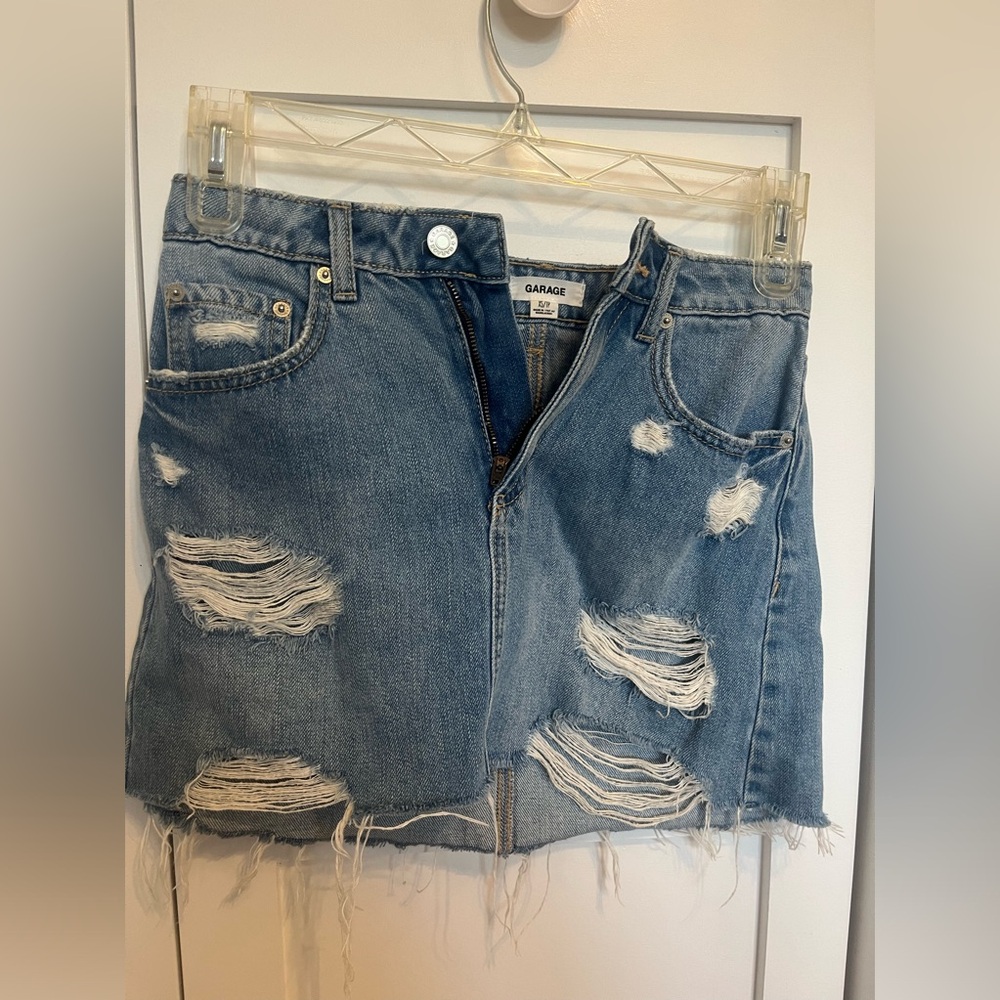 Hi, selling this phenomenal jean skirt for women in size XS.